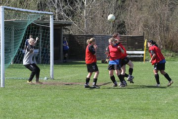 Bild 106 - Frauen am 10.4.11